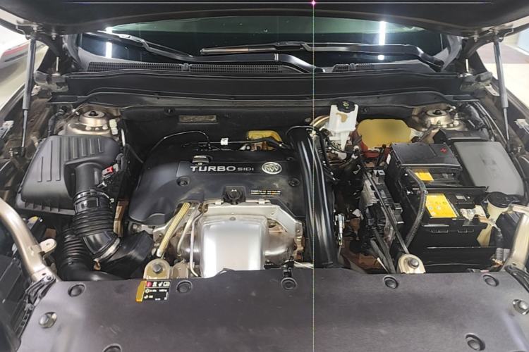 Used Buick Envision 2017 28T Four-Wheel Drive Elite Model Engine Bay