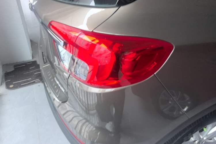 Used Buick Envision 2017 20T Two-Wheel Drive Luxury Model Exterior 1