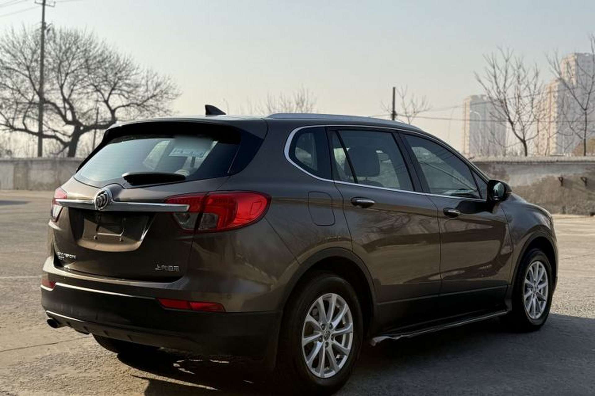 Used Buick Envision 2017 20T Two-Wheel Drive Luxury Model Exterior 3