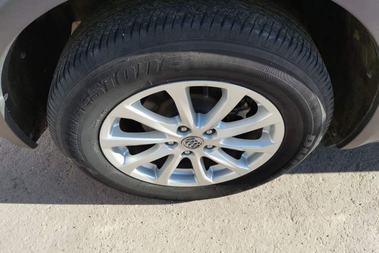 Used Buick Envision 2017 20T Two-Wheel-Drive Tech Edition Exterior 4