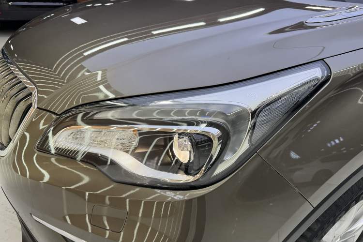 Used Buick Envision 2017 28T Four-Wheel Drive Elite Model Exterior 5