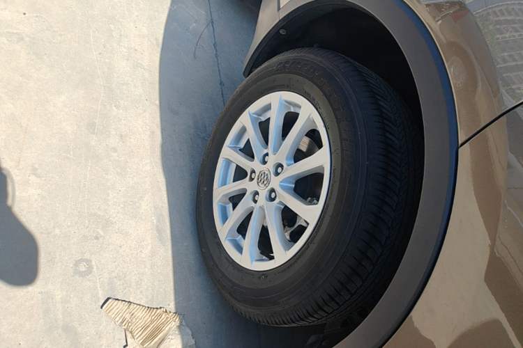 Used Buick Envision 2017 20T Two-Wheel Drive Luxury Model Exterior 5