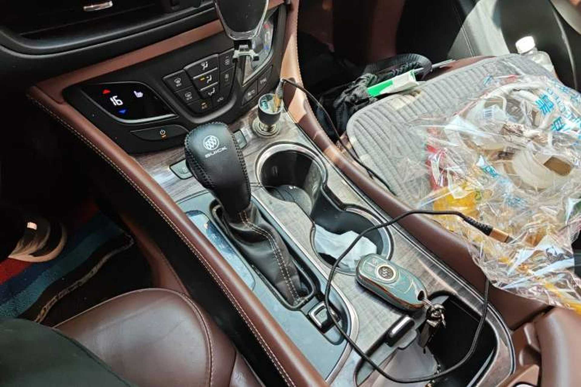 Used Buick Envision 2017 28T Four-Wheel Drive Elite Model Gear Lever