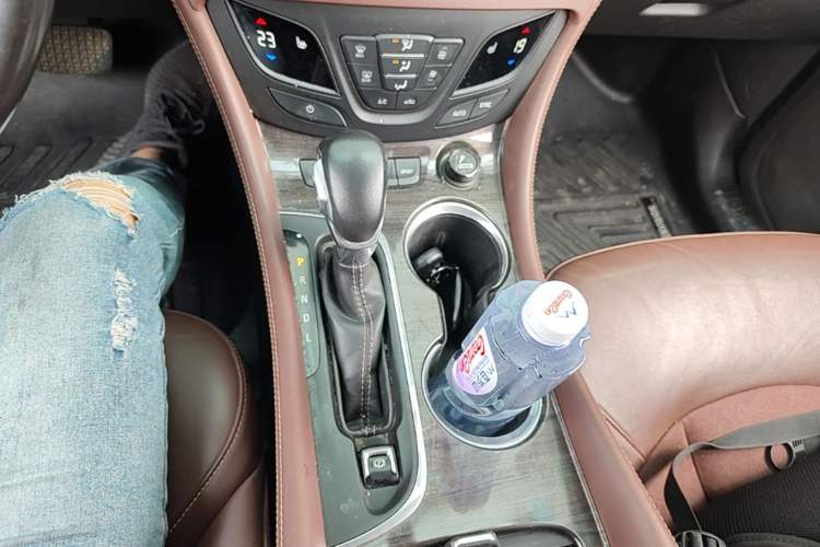 Used Buick Envision 2017 28T Four-Wheel Drive Elite Model Gear Lever