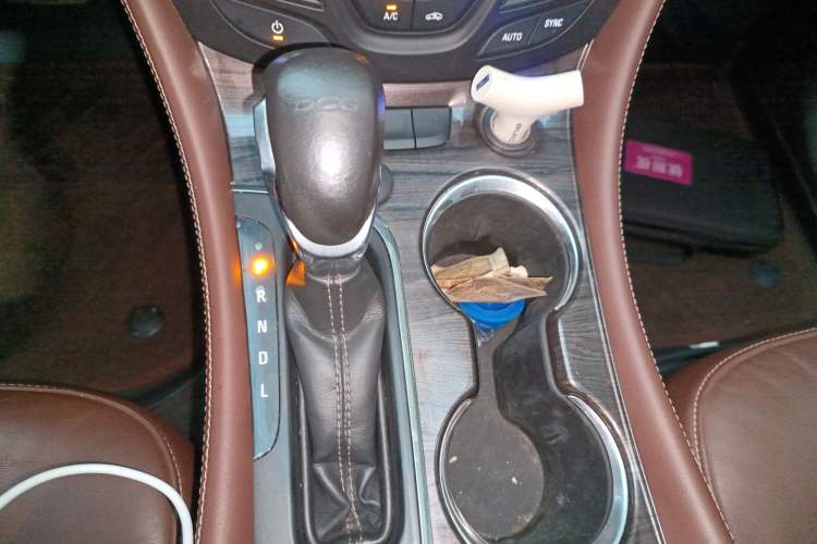 Used Buick Envision 2017 20T Two-Wheel Drive Elite Version Gear Lever