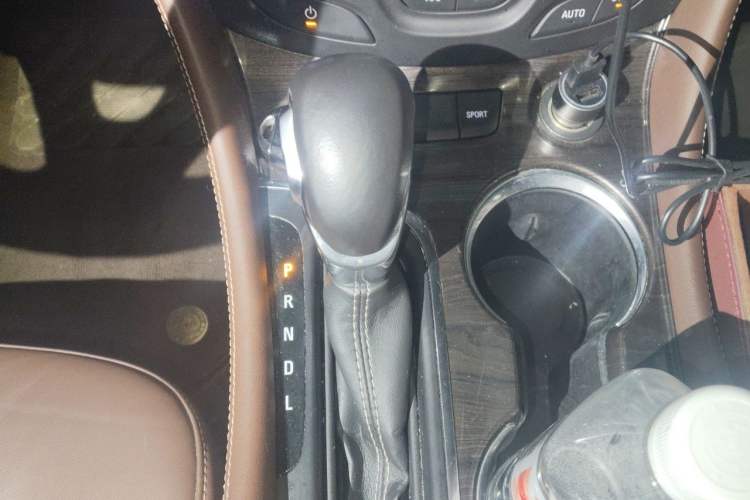 Used Buick Envision 2017 28T Four-Wheel Drive Elite Model Gear Lever