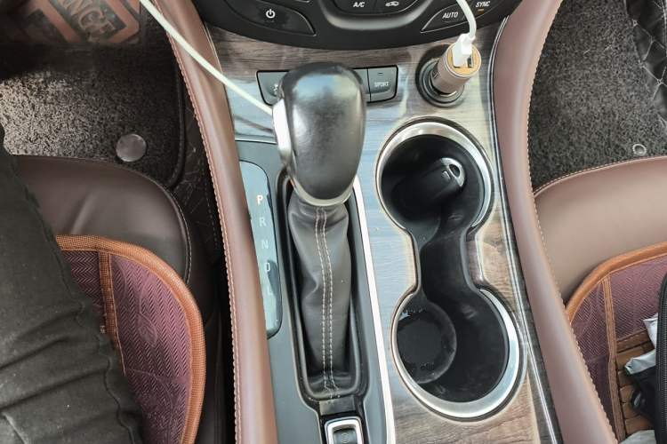 Used Buick Envision 2017 28T Four-Wheel Drive Elite Model Gear Lever