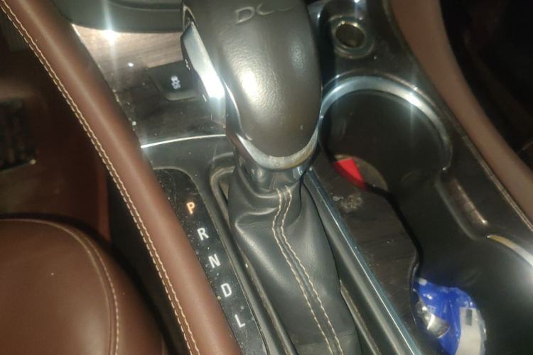Used Buick Envision 2017 20T Two-Wheel Drive Elite Version Gear Lever