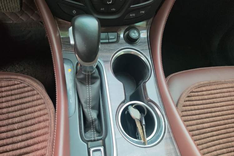 Used Buick Envision 2017 28T Four-Wheel Drive Elite Model Gear Lever