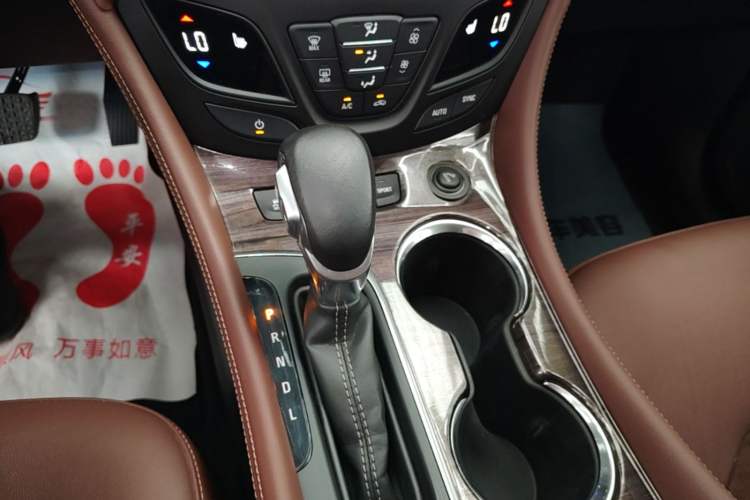 Used Buick Envision 2017 28T Four-Wheel Drive Elite Model Gear Lever