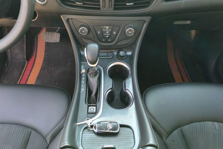 Used Buick Envision 2017 20T Two-Wheel-Drive Tech Edition Gear Lever