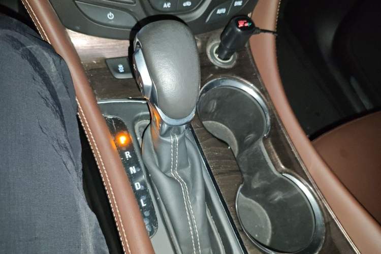 Used Buick Envision 2017 28T Four-Wheel Drive Elite Model Gear Lever