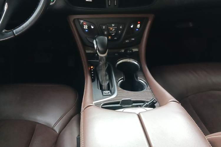 Used Buick Envision 2017 28T Four-Wheel Drive Elite Model Gear Lever