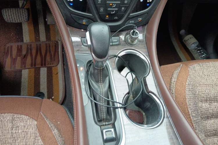 Used Buick Envision 2017 28T Four-Wheel Drive Elite Model Gear Lever