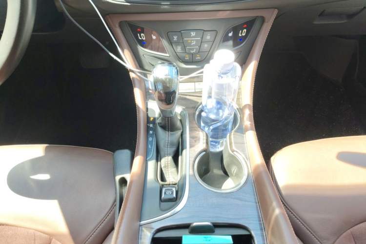 Used Buick Envision 2017 28T Four-Wheel Drive Elite Model Gear Lever