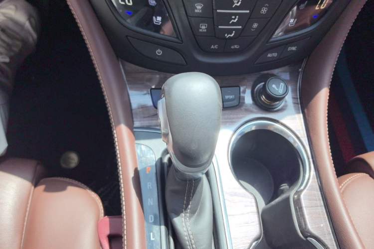 Used Buick Envision 2017 28T Four-Wheel Drive Luxury Model Gear Lever