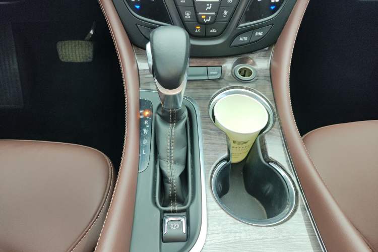 Used Buick Envision 2017 28T Four-Wheel Drive Elite Model Gear Lever