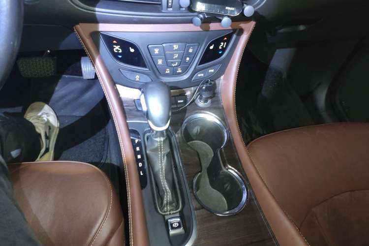 Used Buick Envision 2017 28T Four-Wheel Drive Elite Model Gear Lever