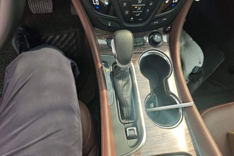 Used Buick Envision 2017 20T Two-Wheel Drive Elite Version Gear Lever