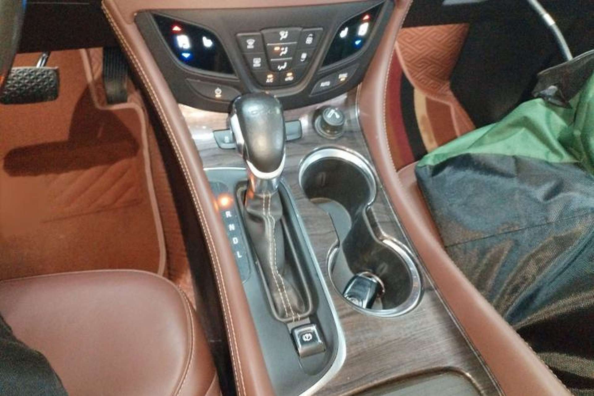Used Buick Envision 2017 20T Two-Wheel Drive Luxury Model Gear Lever