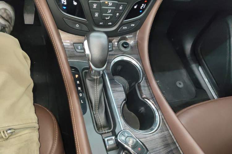 Used Buick Envision 2017 28T Four-Wheel Drive Elite Model Gear Lever