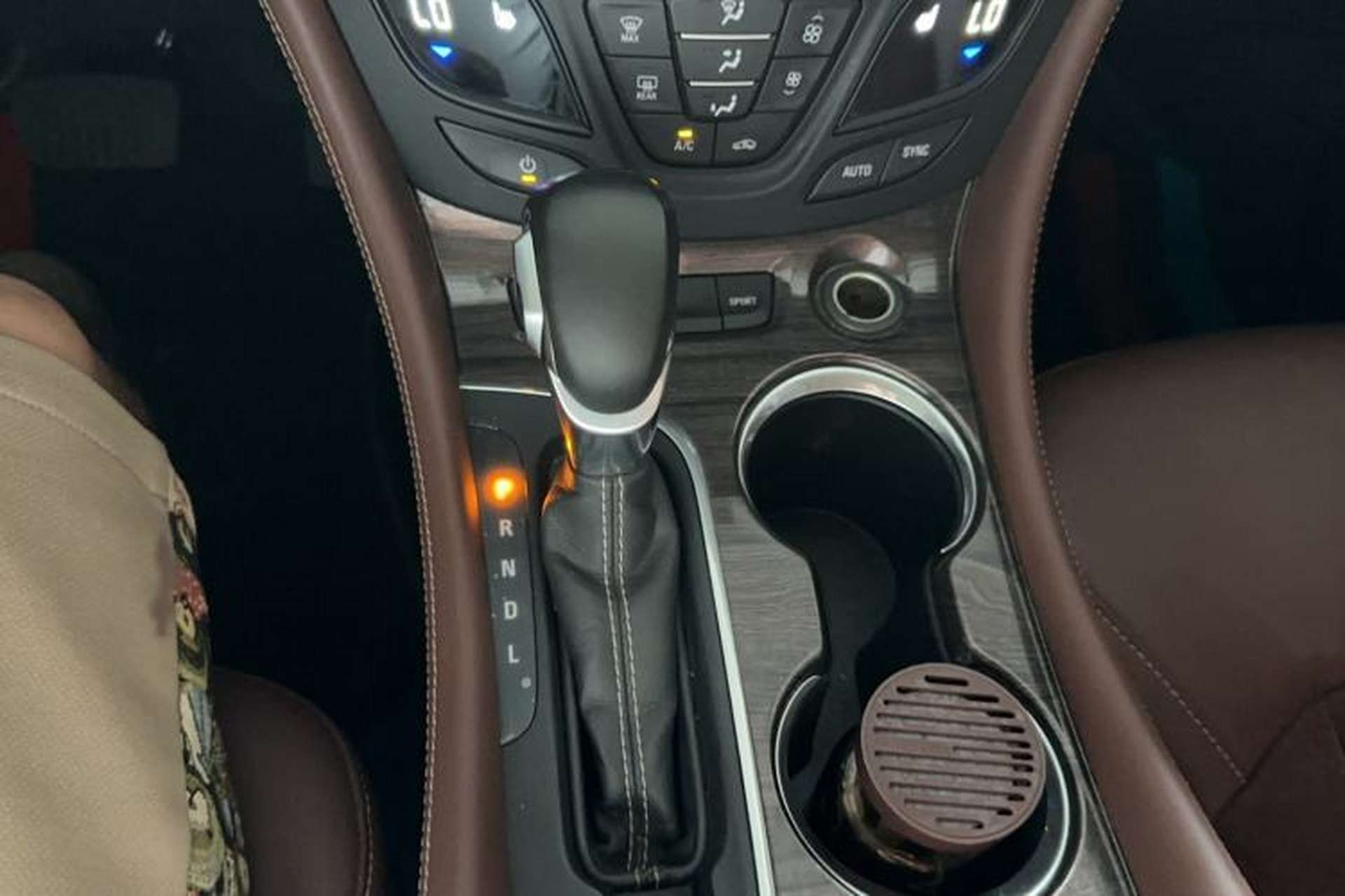 Used Buick Envision 2017 28T Four-Wheel Drive Elite Model Gear Lever