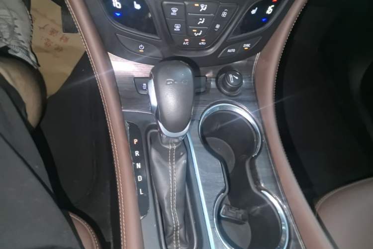 Used Buick Envision 2017 20T Two-Wheel Drive Elite Version Gear Lever