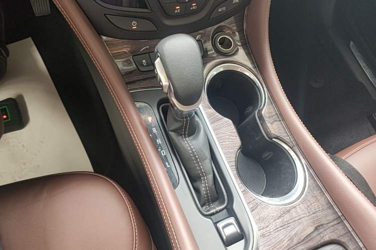 Used Buick Envision 2017 28T Four-Wheel Drive Elite Model Gear Lever