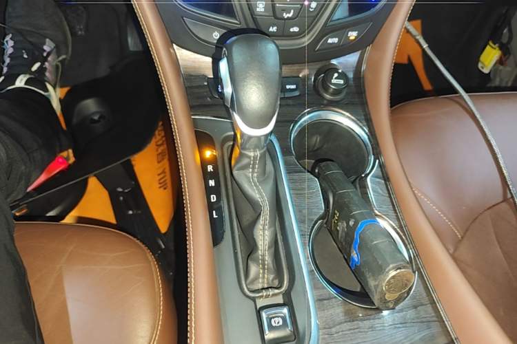 Used Buick Envision 2017 28T Four-Wheel Drive Elite Model Gear Lever