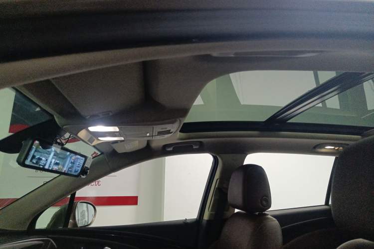 Used Buick Envision 2017 20T Two-Wheel Drive Elite Version Headliner