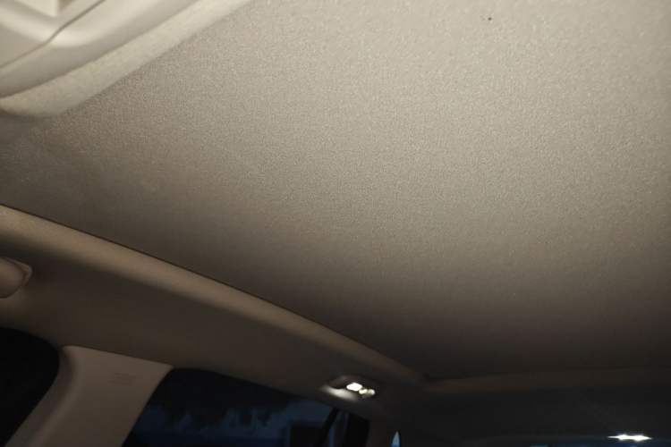 Used Buick Envision 2017 20T Two-Wheel Drive Luxury Model Headliner