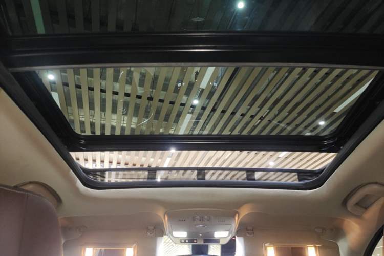 Used Buick Envision 2017 20T Two-Wheel Drive Luxury Model Headliner