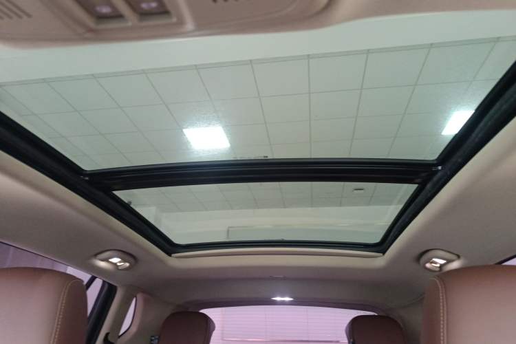 Used Buick Envision 2017 20T Two-Wheel Drive Elite Version Headliner