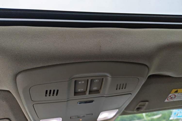 Used Buick Envision 2017 28T Four-Wheel Drive Elite Model Headliner