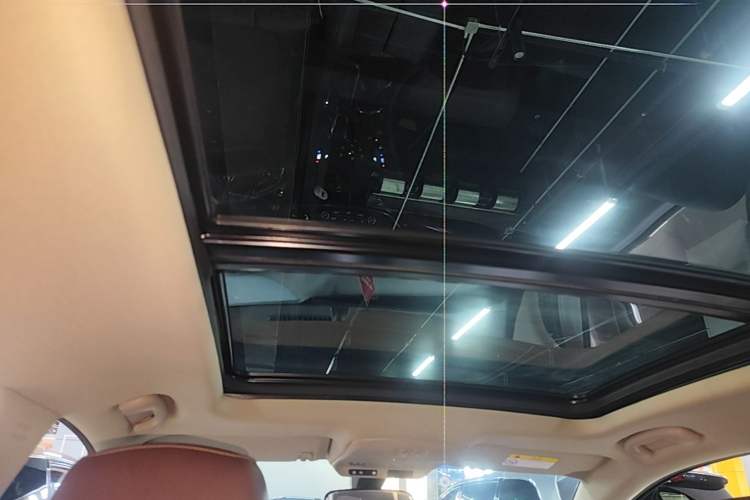Used Buick Envision 2017 28T Four-Wheel Drive Elite Model Headliner