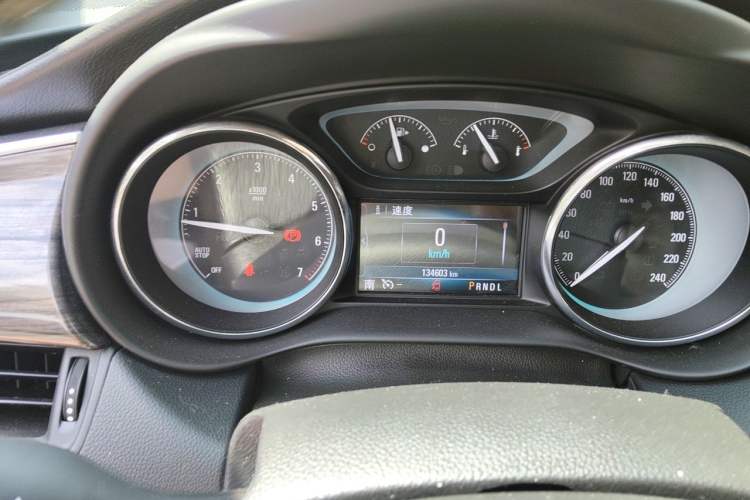 Used Buick Envision 2017 28T Four-Wheel Drive Elite Model Instrument Cluster