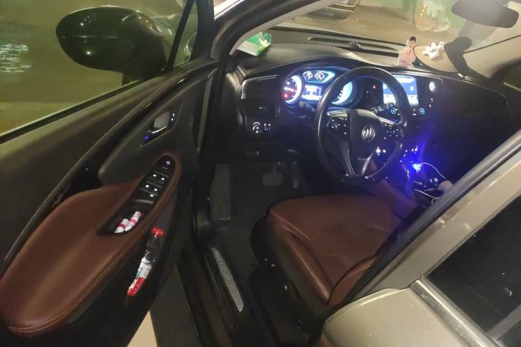 Used Buick Envision 2017 20T Two-Wheel Drive Elite Version Interior 3