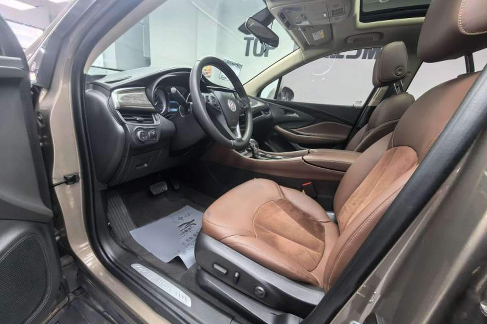 Used Buick Envision 2017 20T Two-Wheel Drive Luxury Model Interior 3