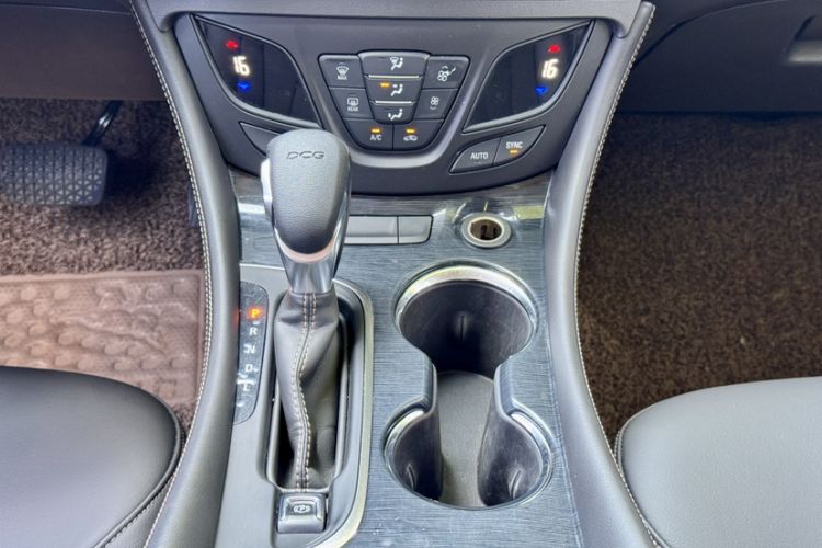Used Buick Envision 2017 20T Two-Wheel Drive Leading Version Interior 4