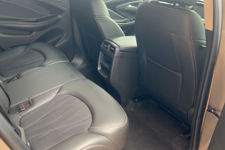 Used Buick Envision 2017 20T Two-Wheel Drive Leading Version Interior 4