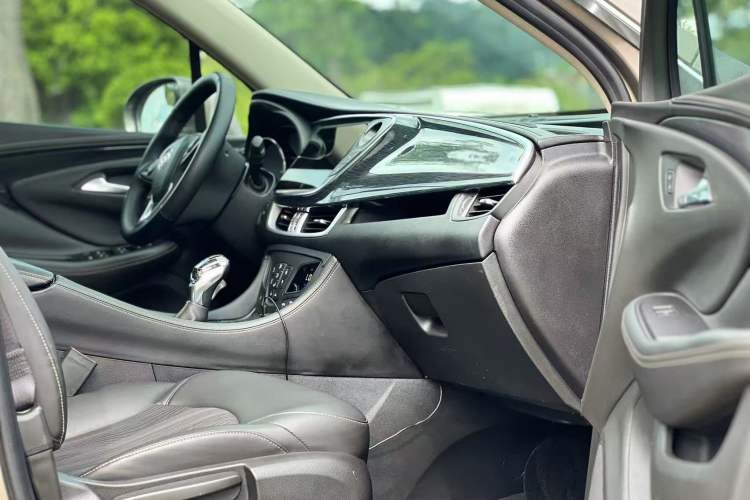 Used Buick Envision 2017 20T Two-Wheel Drive Leading Version Interior 5