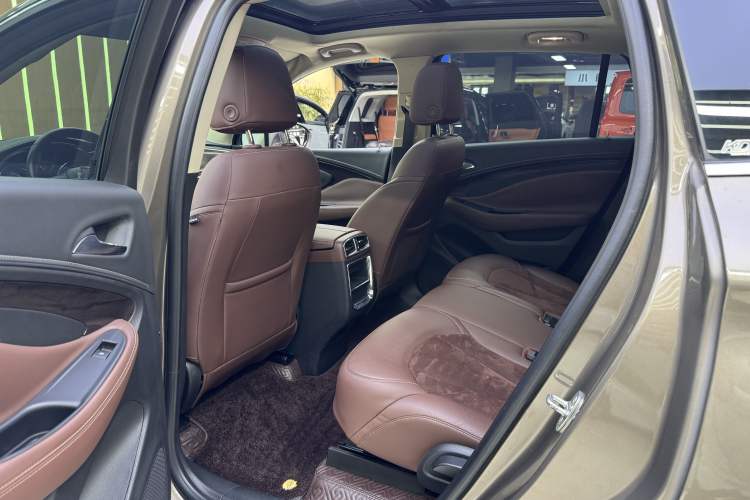 Used Buick Envision 2017 28T Four-Wheel Drive Elite Model Interior 6