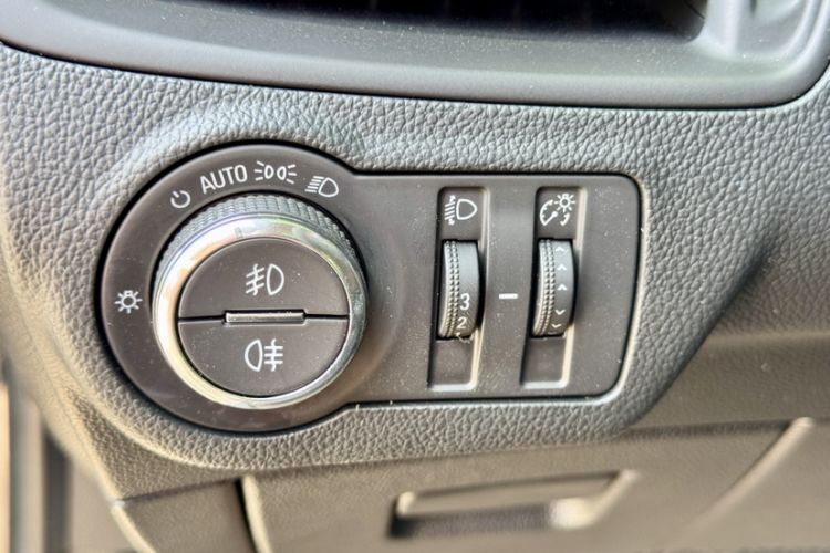 Used Buick Envision 2017 20T Two-Wheel Drive Leading Version Interior 6
