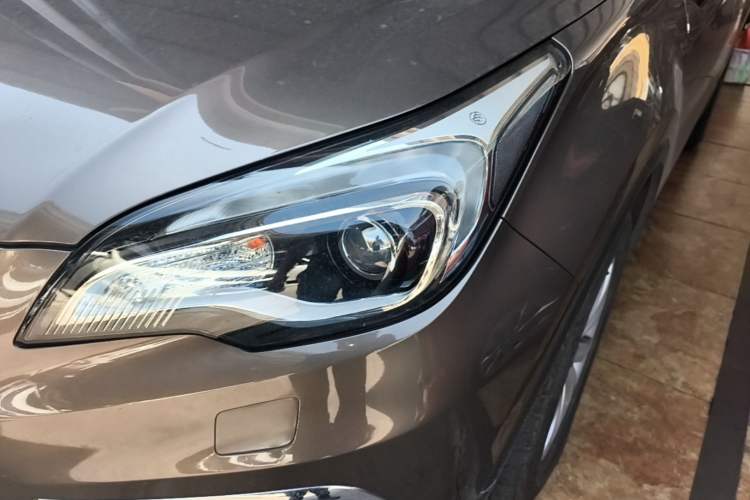 Used Buick Envision 2017 28T Four-Wheel Drive Elite Model Left Front Headlight