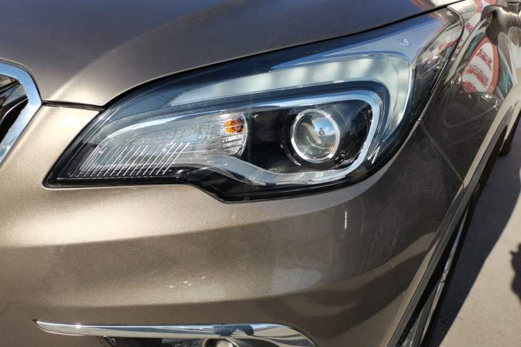 Used Buick Envision 2017 20T Two-Wheel-Drive Tech Edition Left Front Headlight