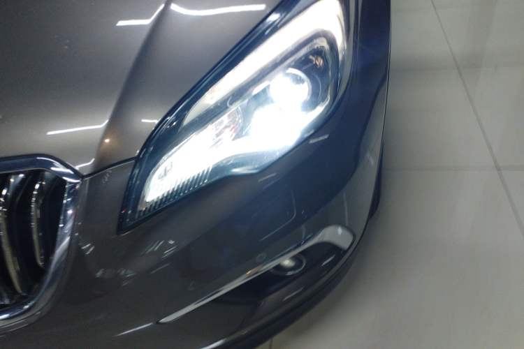 Used Buick Envision 2017 20T Two-Wheel Drive Luxury Model Left Front Headlight