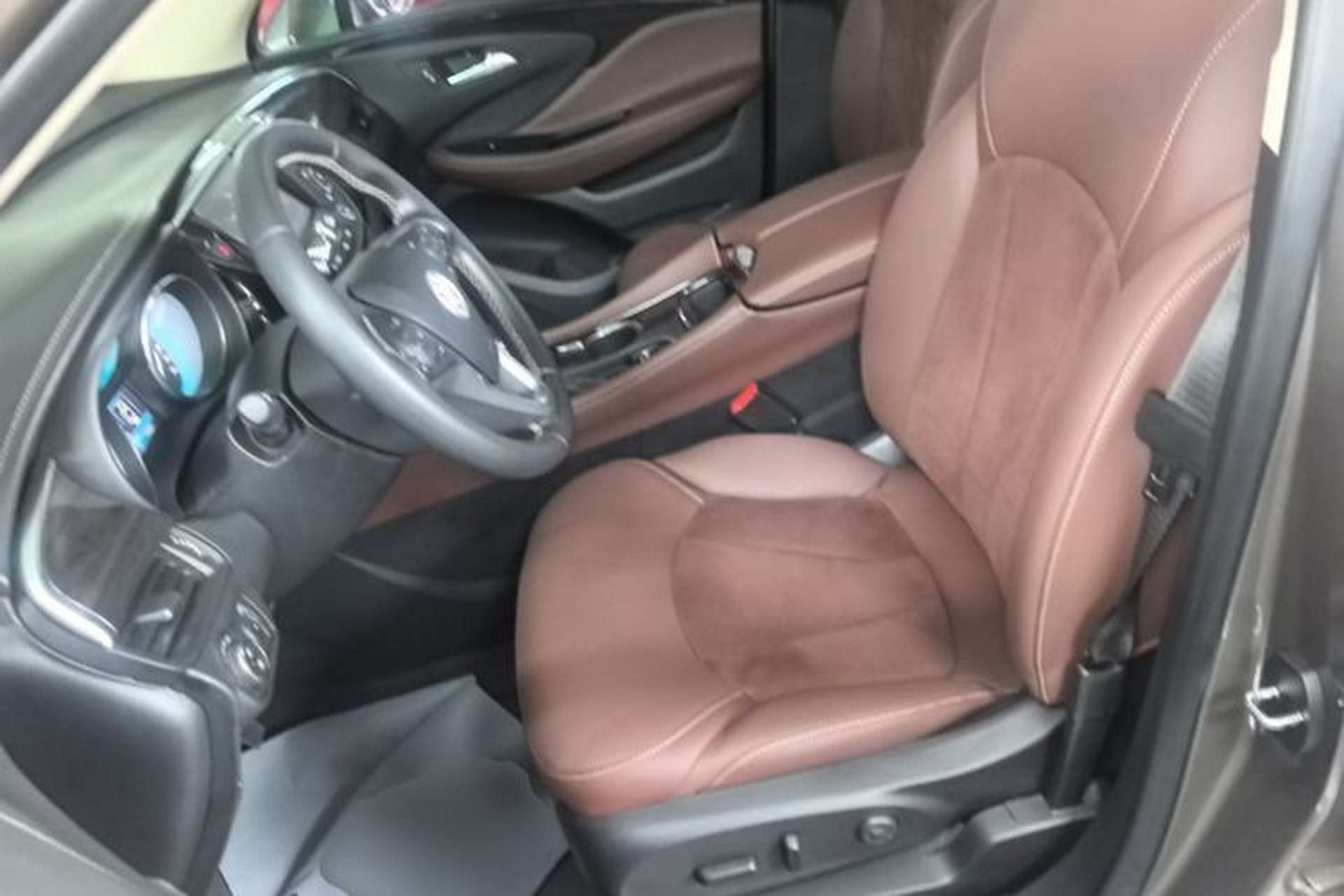 Used Buick Envision 2017 20T Two-Wheel Drive Luxury Model Left Front Seat