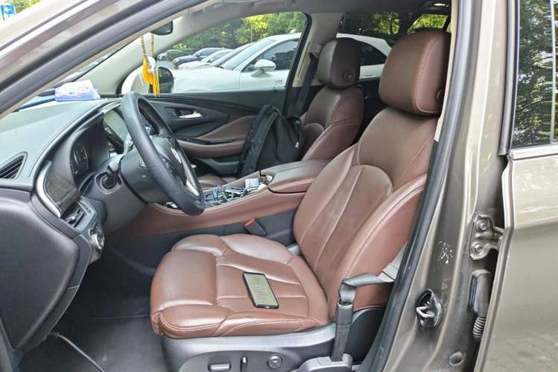 Used Buick Envision 2017 28T All-Wheel-Drive Versatile Sport Flagship Edition Left Front Seat