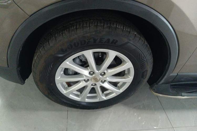 Used Buick Envision 2017 20T Two-Wheel Drive Elite Version Left Front Wheel Hub