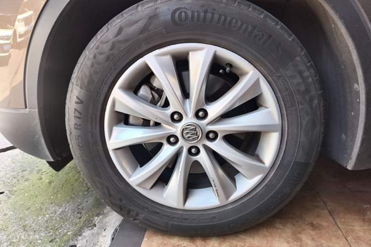Used Buick Envision 2017 28T Four-Wheel Drive Elite Model Left Front Wheel Hub